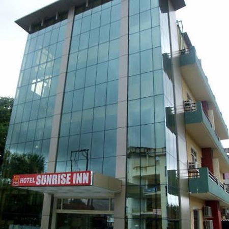 Hotel Sunrise Inn Lucknow Buitenkant foto
