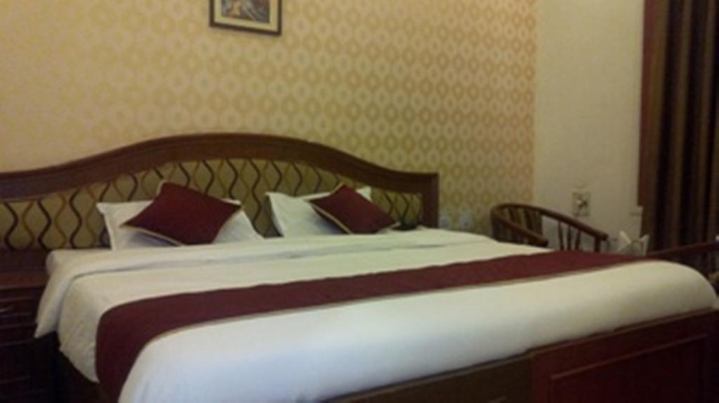 Hotel Sunrise Inn Lucknow Buitenkant foto