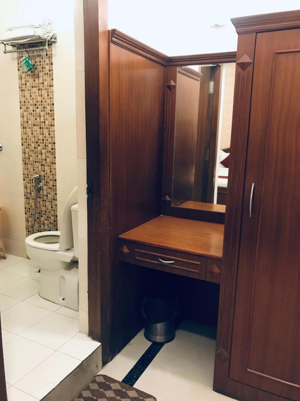 Hotel Sunrise Inn Lucknow Buitenkant foto