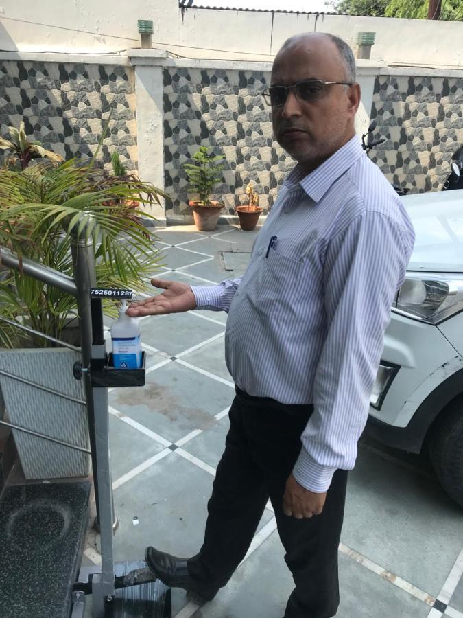 Hotel Sunrise Inn Lucknow Buitenkant foto